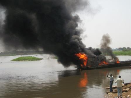 Another boat with relief food destroyed by fire in Jonglei