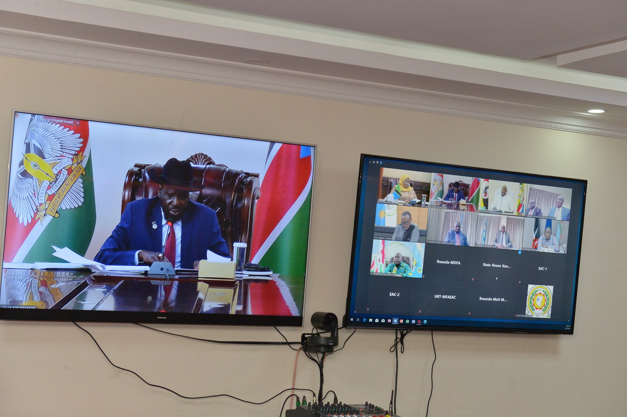 Kiir commits to clearing EAC fees