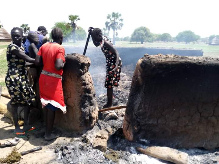 50 huts were reportedly torched in recent Warrap clashes