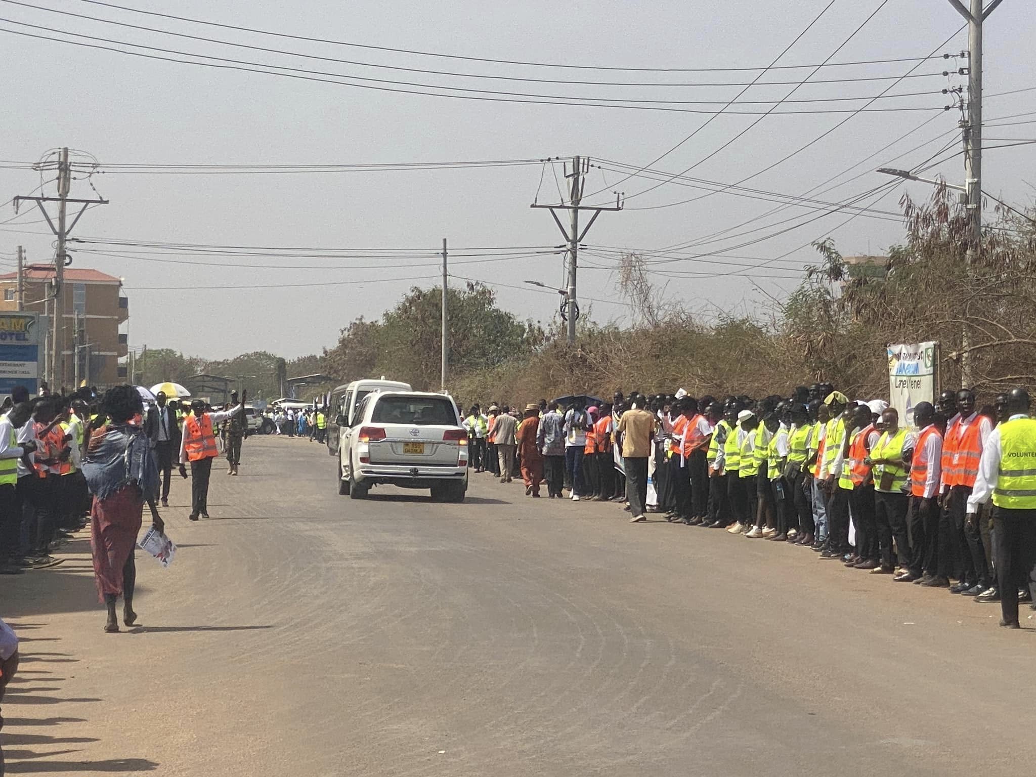 Jubilant Juba residents line up streets to see Pope