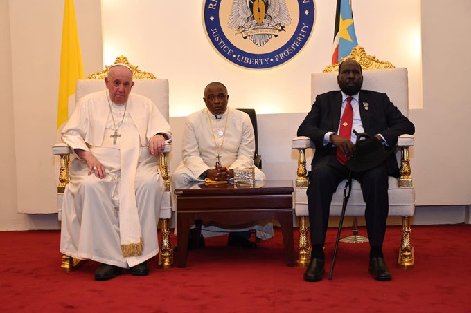 Pope Francis holds closed-door meeting with President Kiir