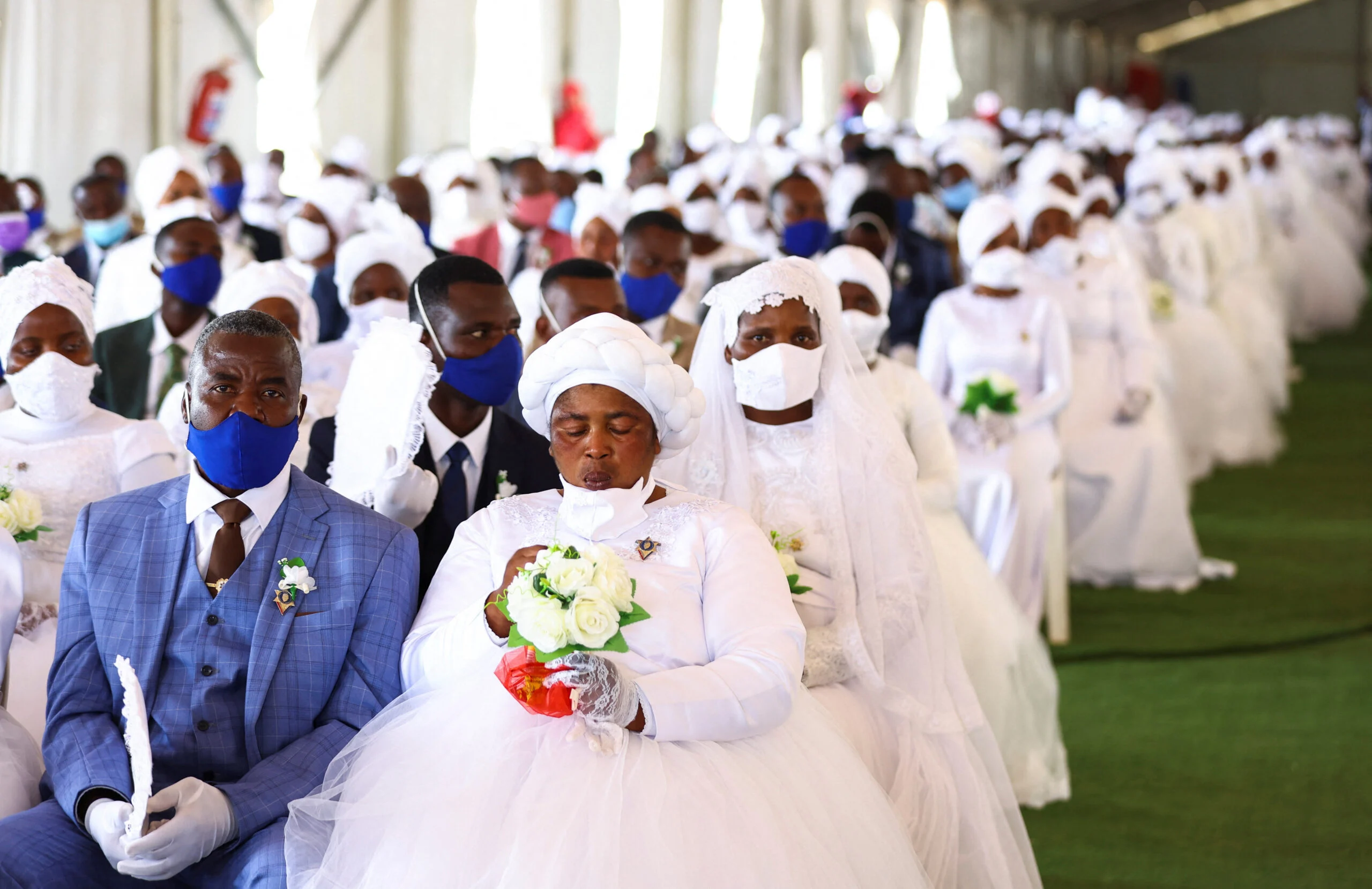 South Africa: Over 800 couples tie the knot on Easter Sunday