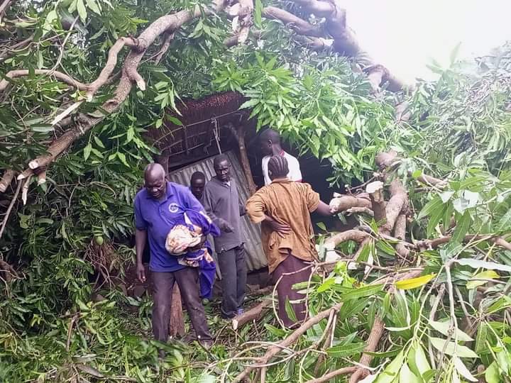 30 injured as heavy rain flattens houses in Mundri West
