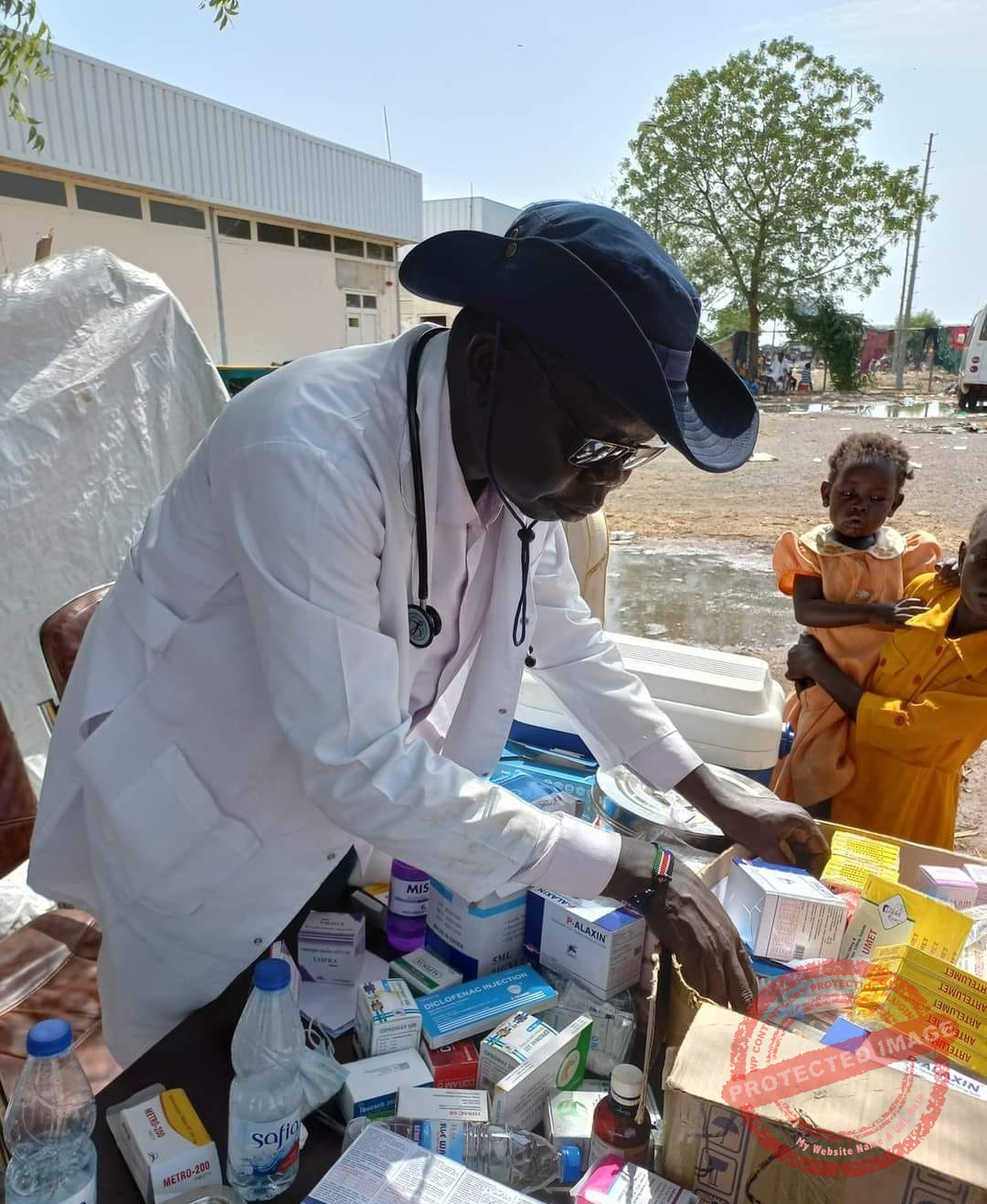 Paloch security allegedly kick out volunteer doctor helping returnees