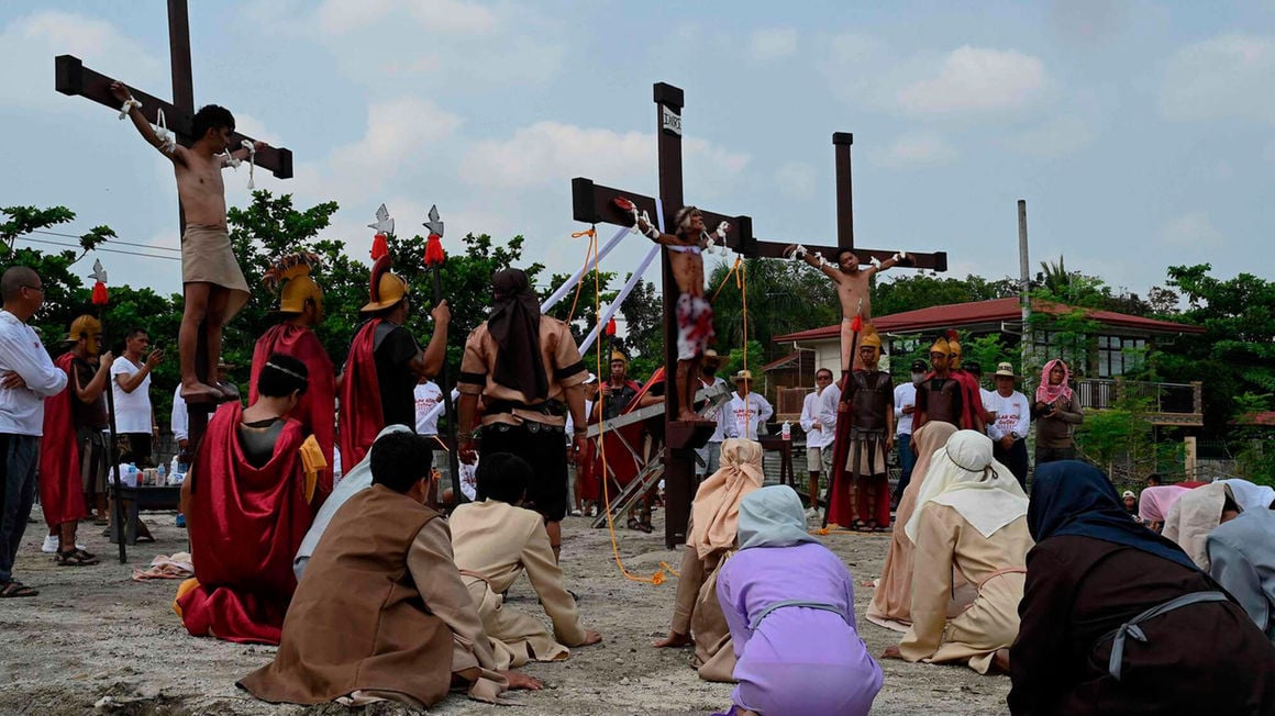 Philippines holds bloody Good Friday crucifixions, whippings
