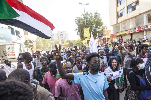 Sudan peace deal to restore civilian rule postponed