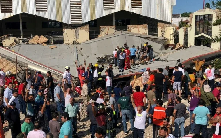 At least 9 killed in Mexico church roof collapse