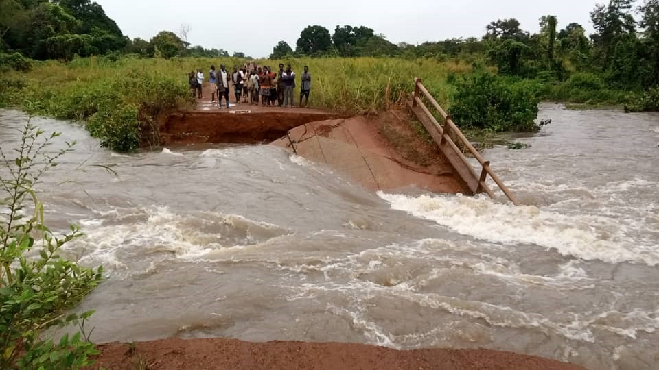 WES govt mobilizes resources to fix collapsed Ibba bridge