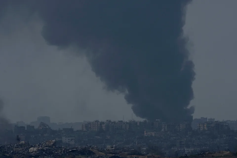 Israeli forces push into southern Gaza