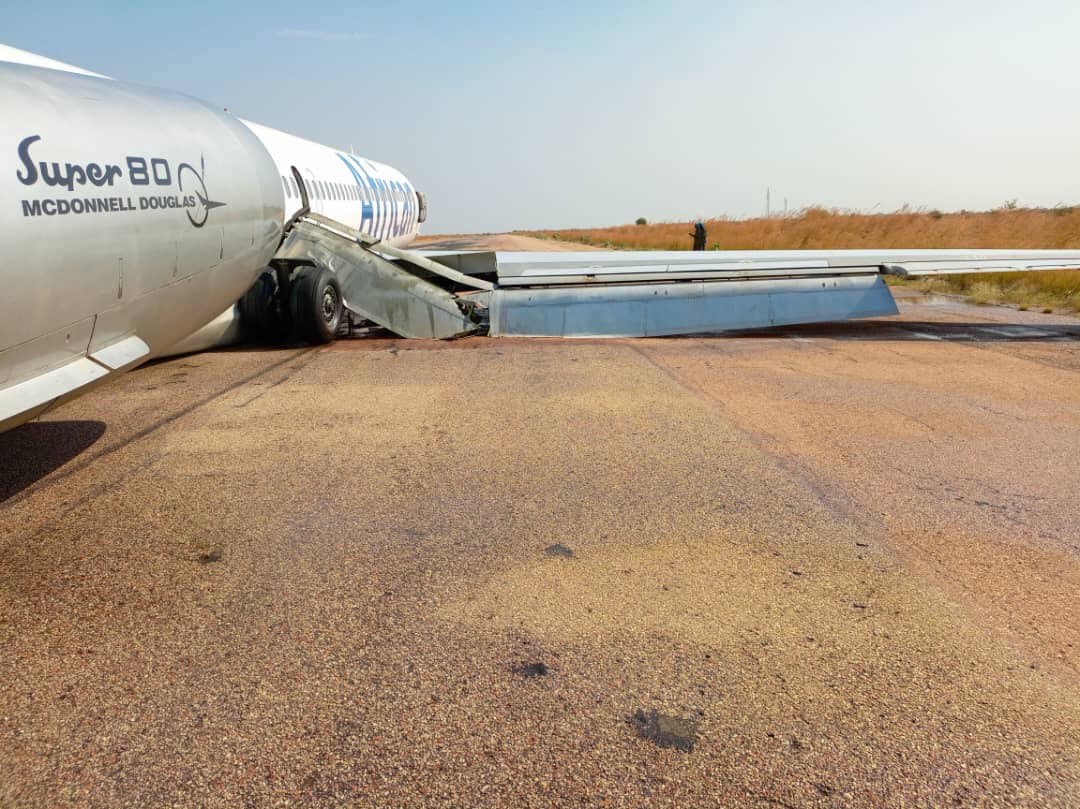 Passenger aircraft crash-lands at Malakal Airport