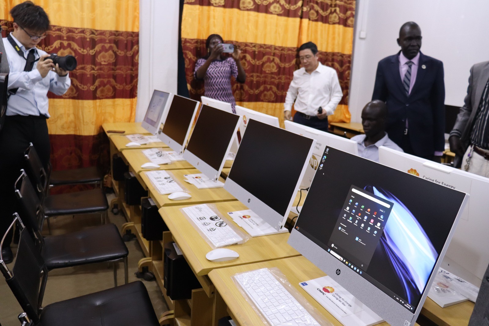 Chinese oil firm CNPC donates 45 computers to University of Juba