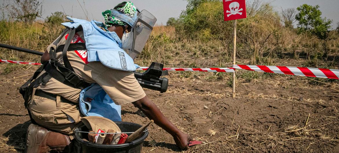 Interior ministry urges efforts to rid South Sudan of landmines
