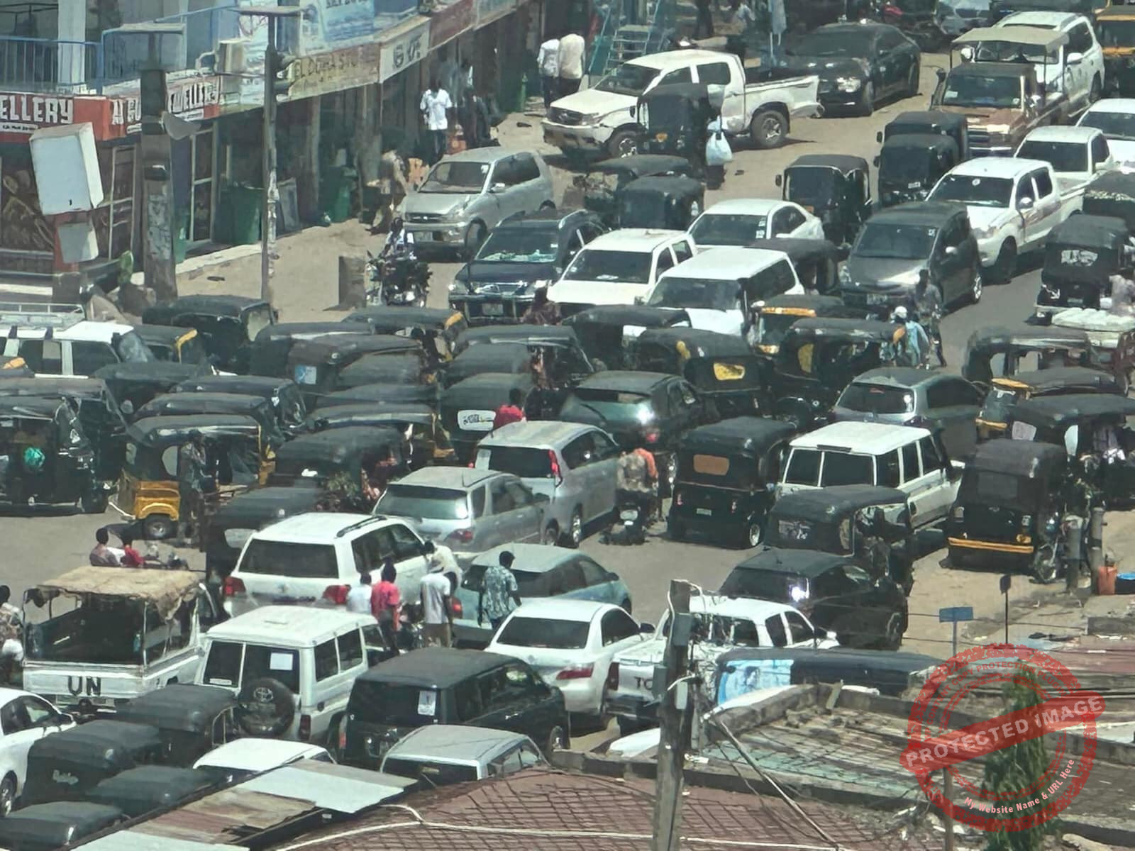 Traffic police chief orders removal of unauthorized tinted windows
