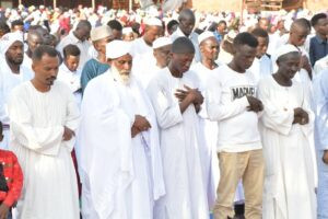 Governor Sharif commends traders, calls for unity during Eid celebrations