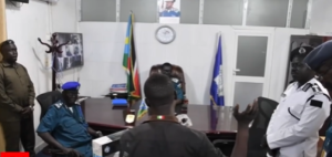 Traffic police arrest suspects for forging vehicle documents