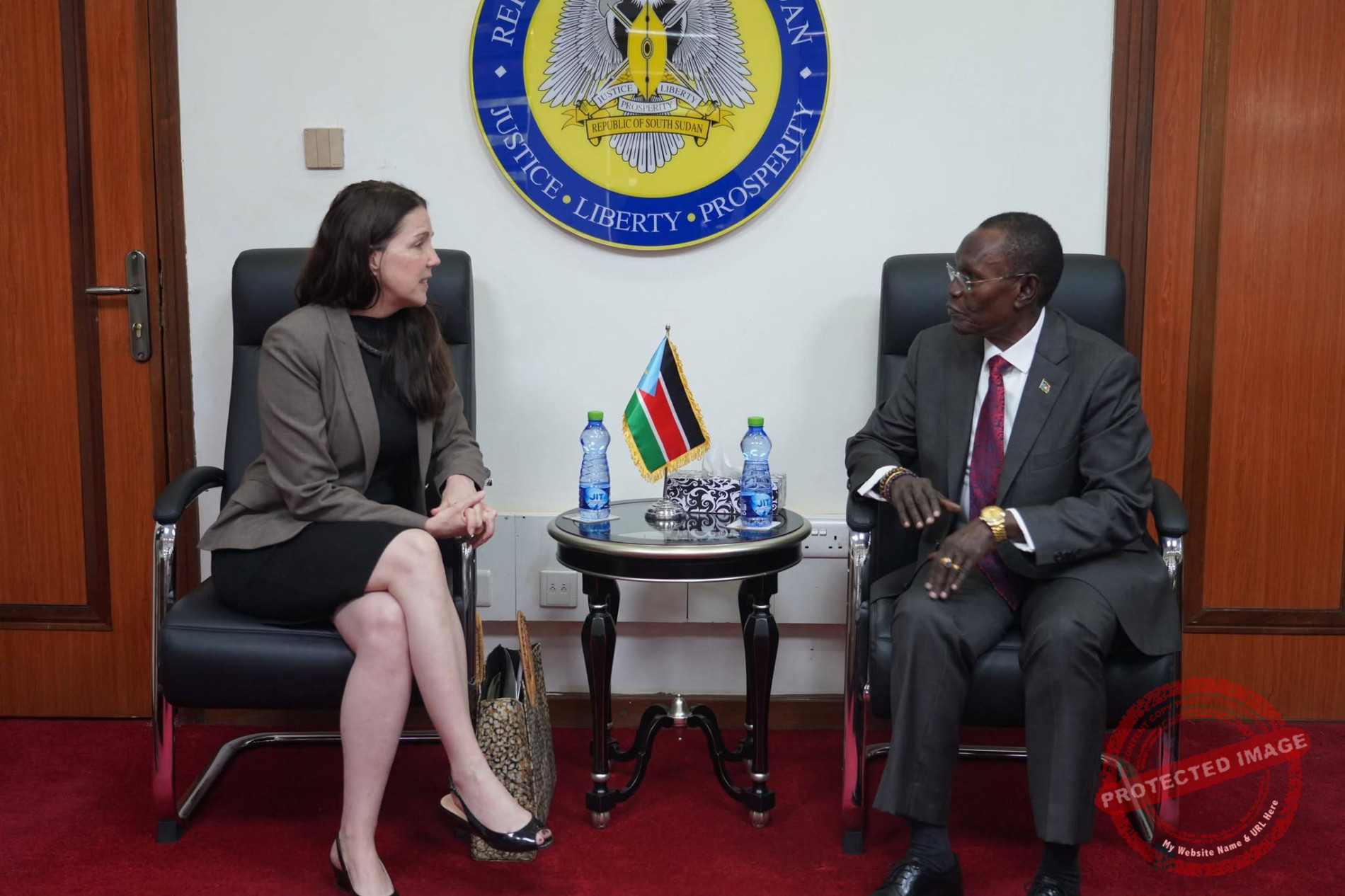 Foreign minister, Canadian envoy discuss strengthening relations